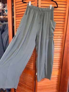 Women’s Olive Green Drawstring with Cargo Pockets